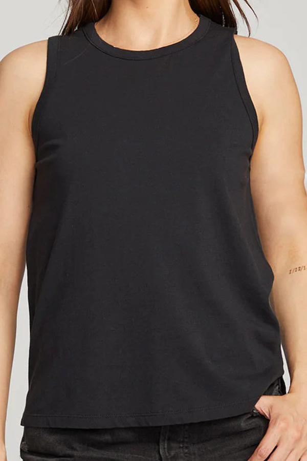 Tank Tops & Sleeveless Basics