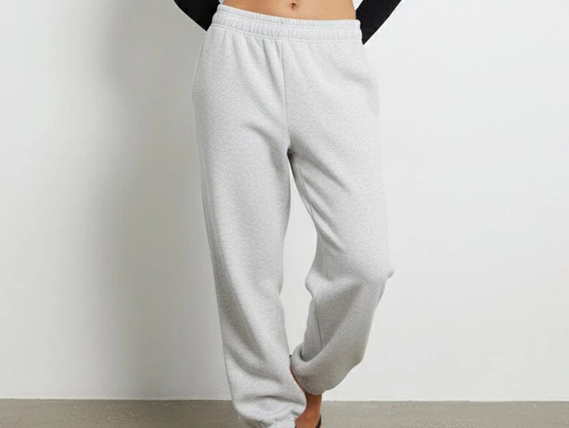 Women's soft fleece jogger sweatpants with elastic waistband and relaxed fit